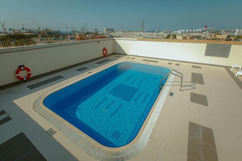 תכנון ובנייה של בריכות בטון - מדריך מקיף למתחילים