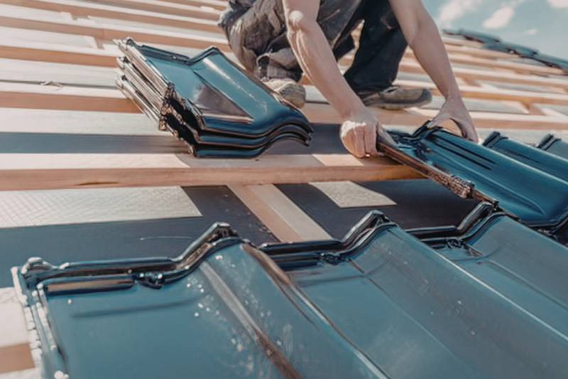 גג יבש בעיר הגדולה - איך לבחור שירות איטום גגות מומלץ בתל אביב